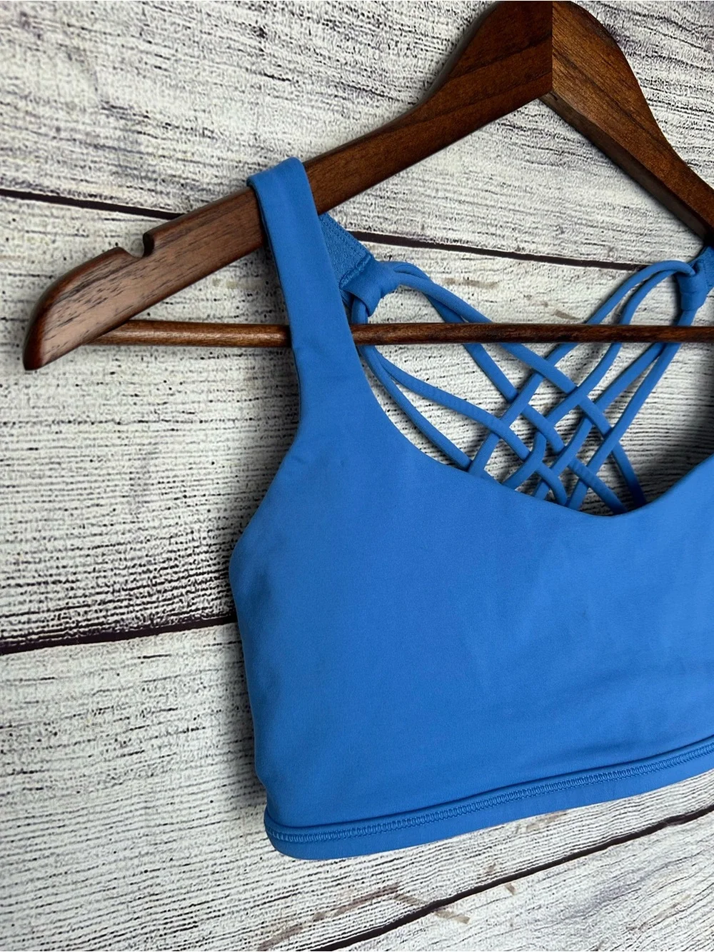 Lululemon Free To Be Bra Wild in Porcelaine blue size 8